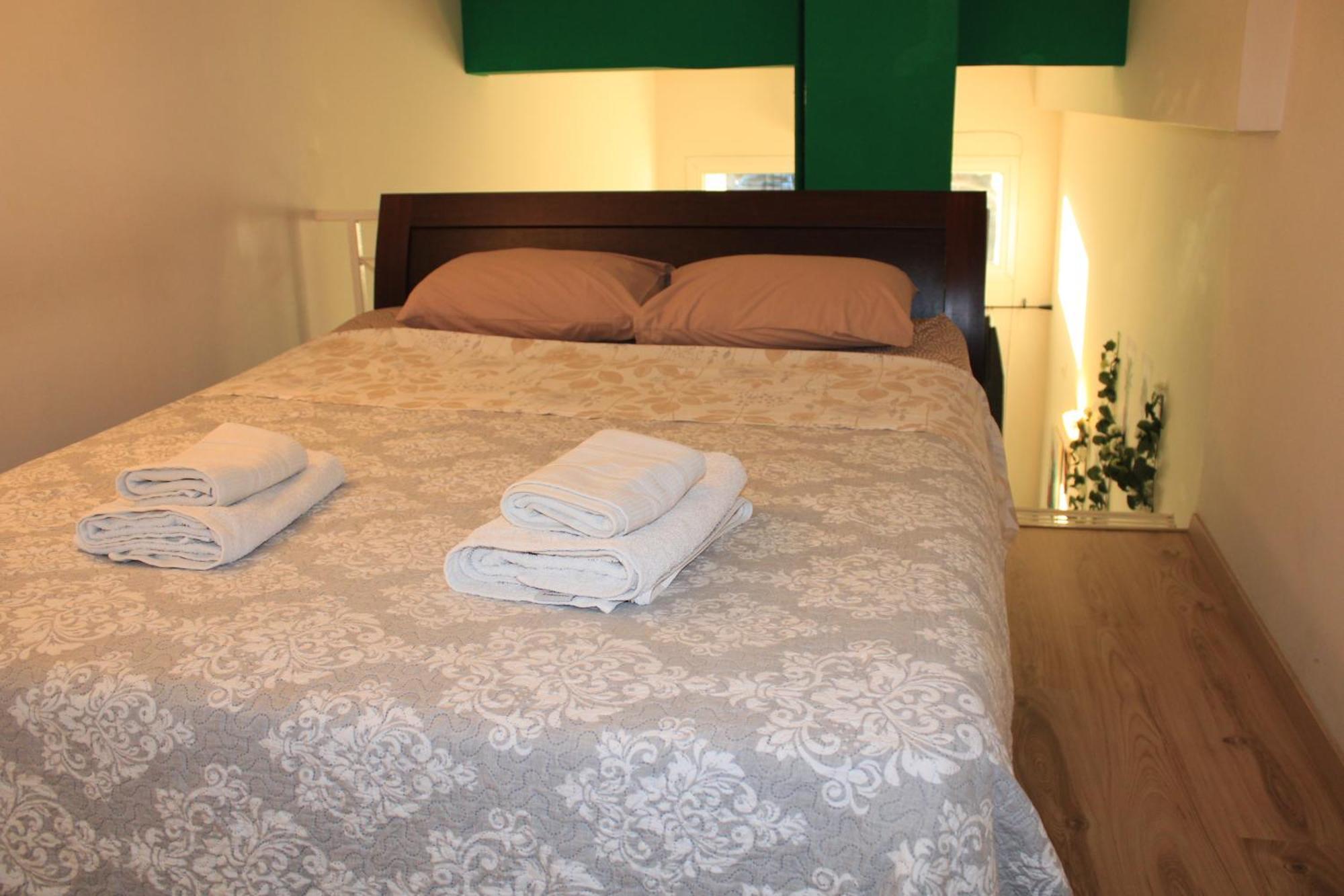 Cozy Mezonette Near Center Near Metro Apartment