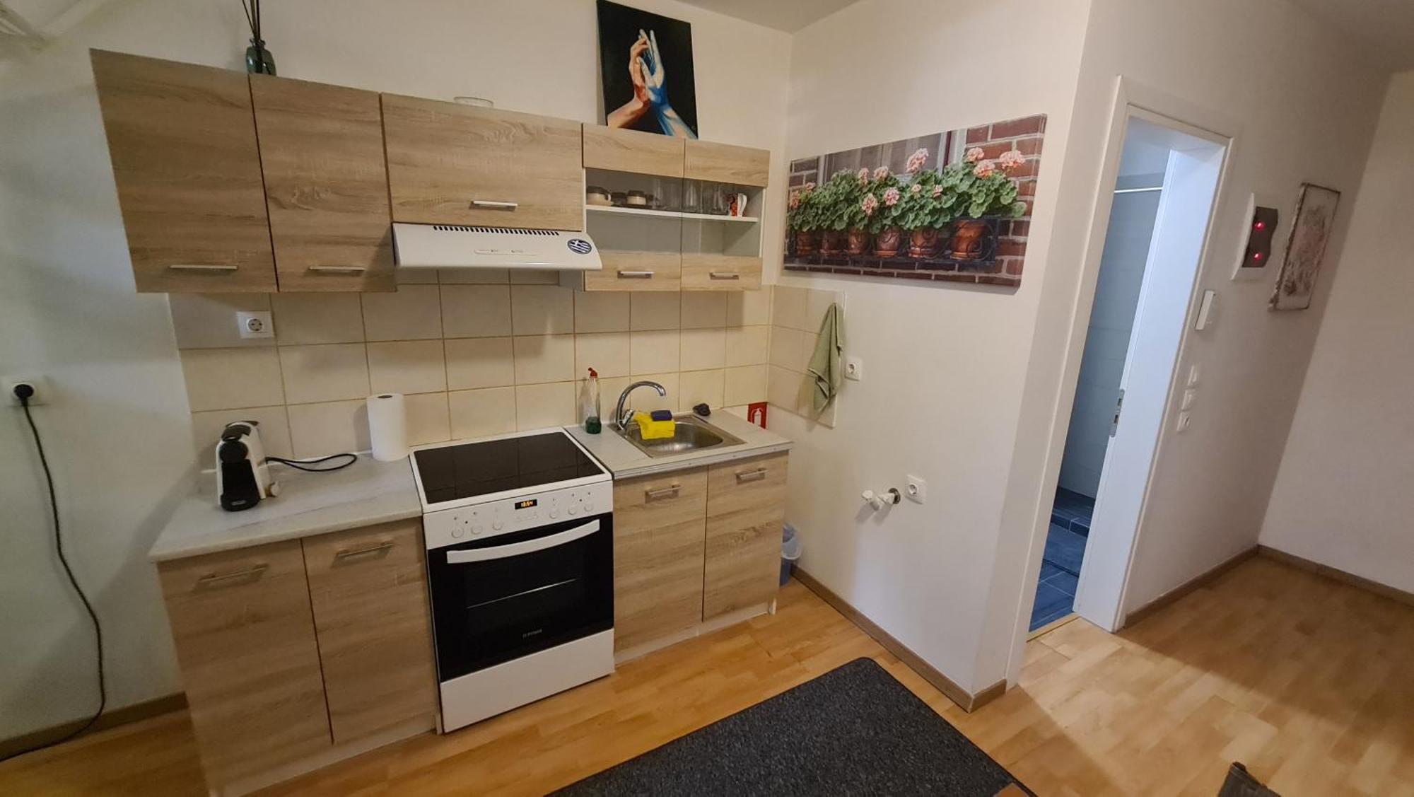 Cozy Mezonette Near Center Near Metro